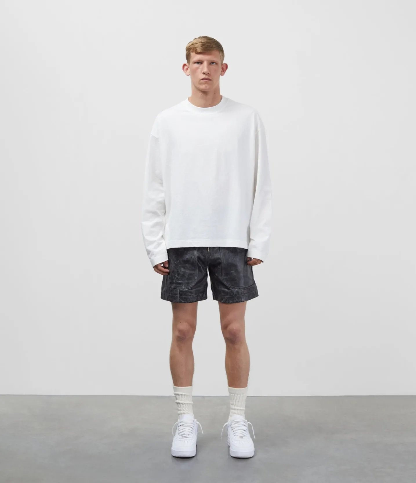 CB CRACKED LEATHER SHORTS