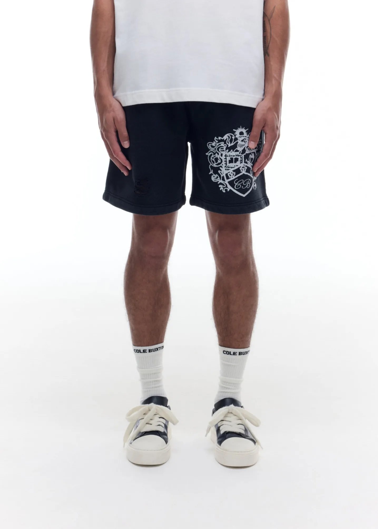 DISTRESSED COLLEGIATE CREST SHORTS
