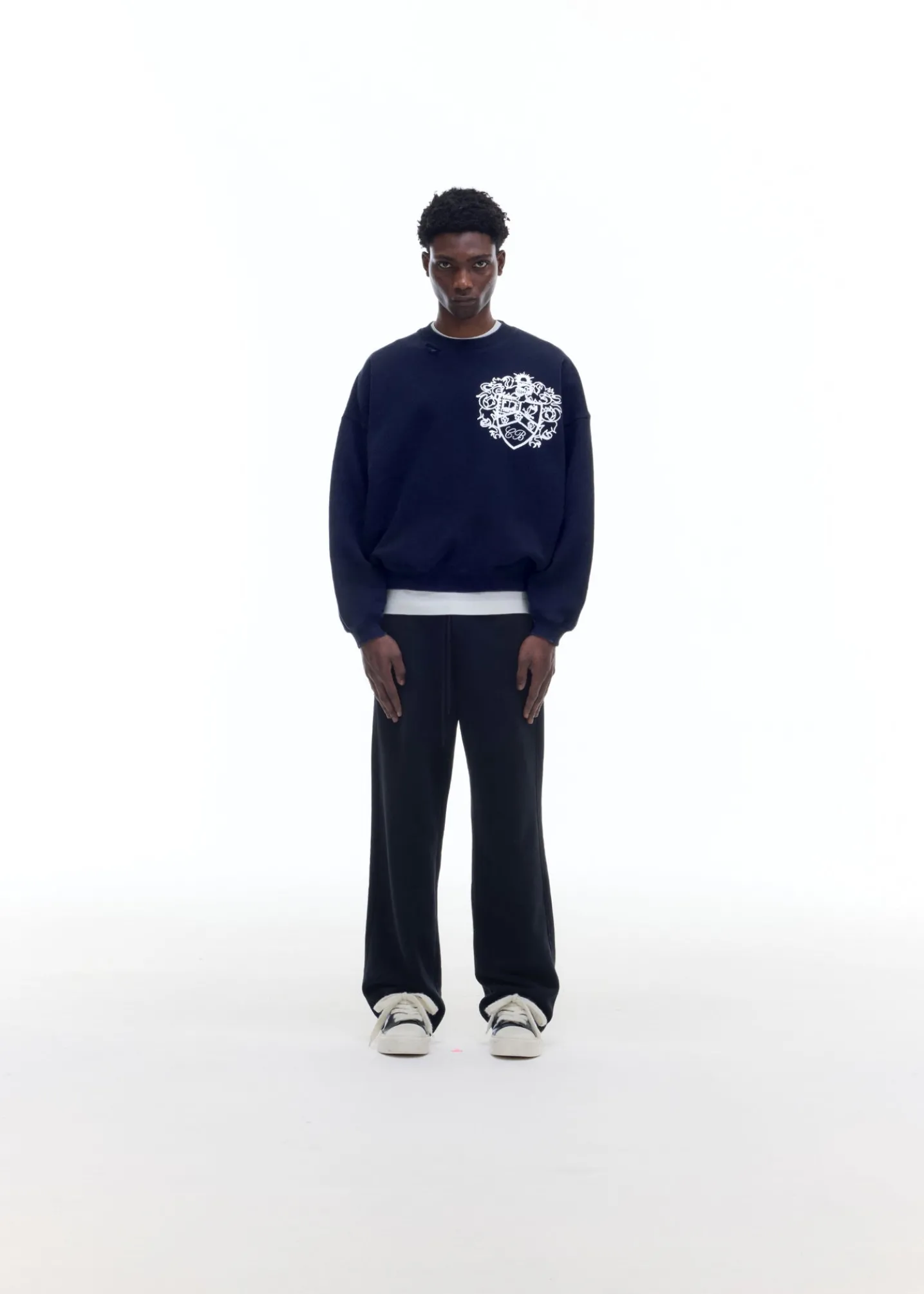 DISTRESSED COLLEGIATE CREST SWEATSHIRT