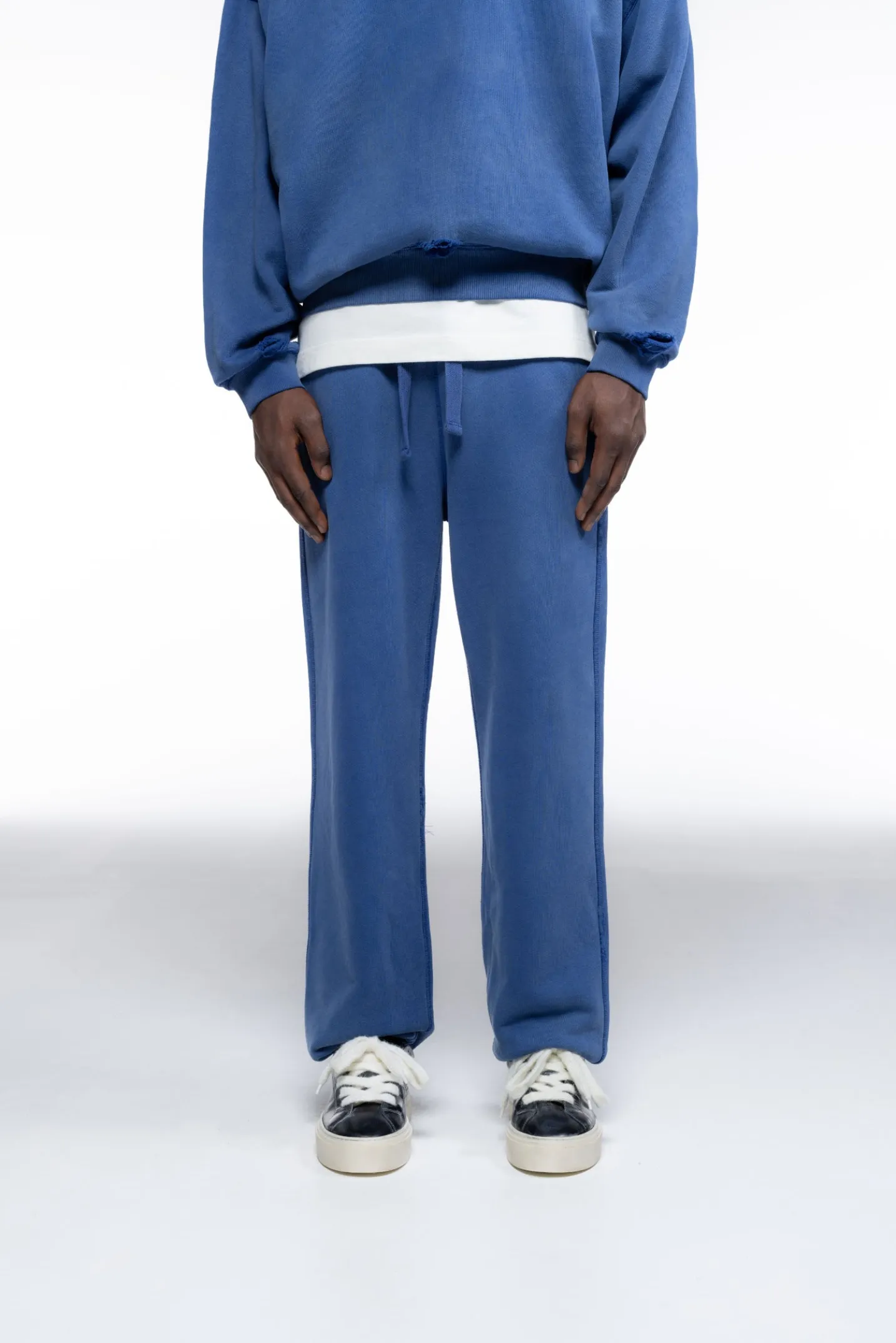 DISTRESSED SWEATPANTS