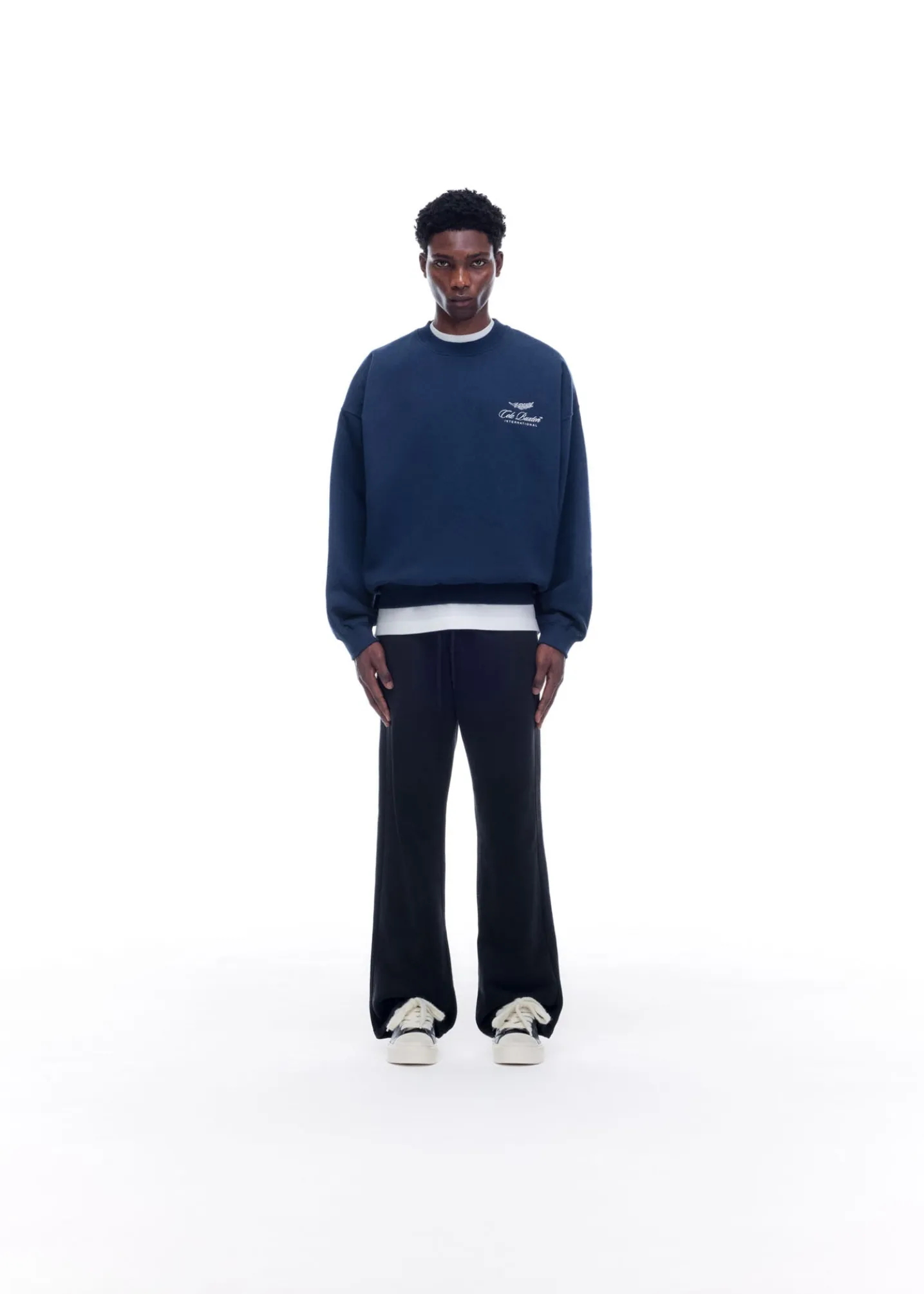 INTERNATIONAL SWEATSHIRT