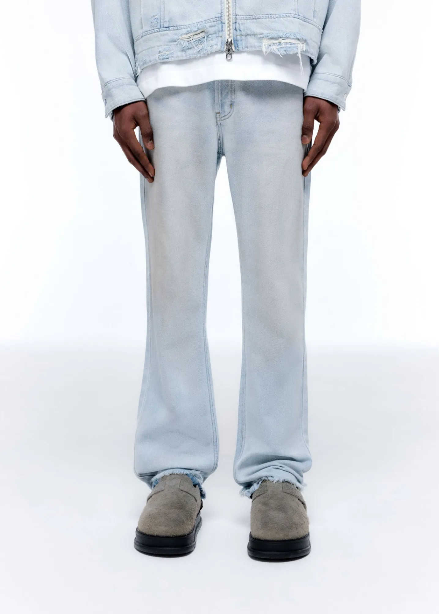 LIGHT WASH DENIM JEANS