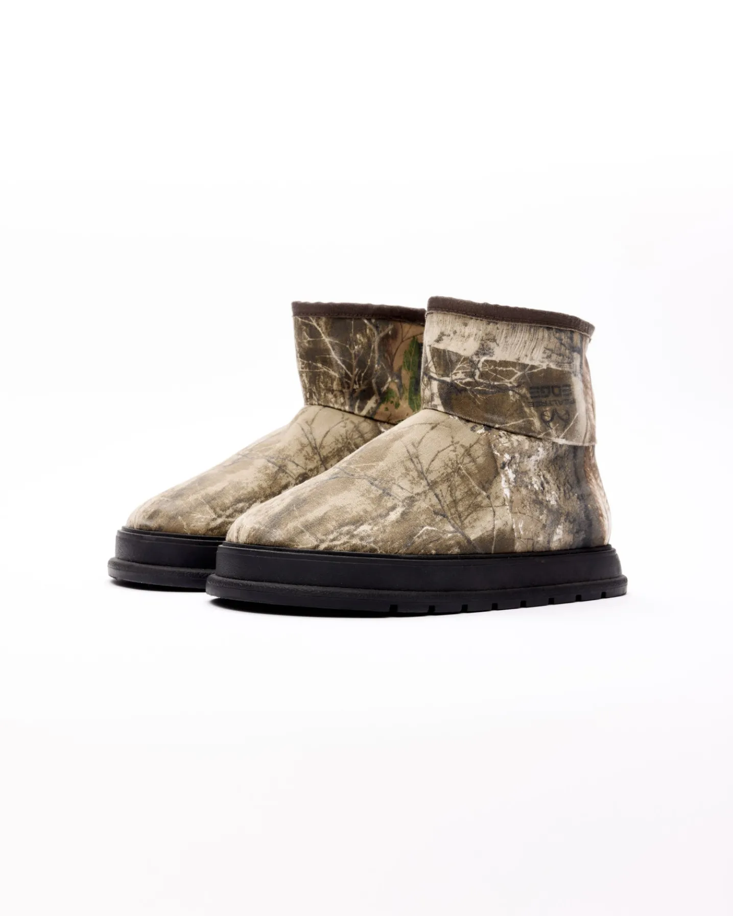 THE AKIMBO BIG BOOT