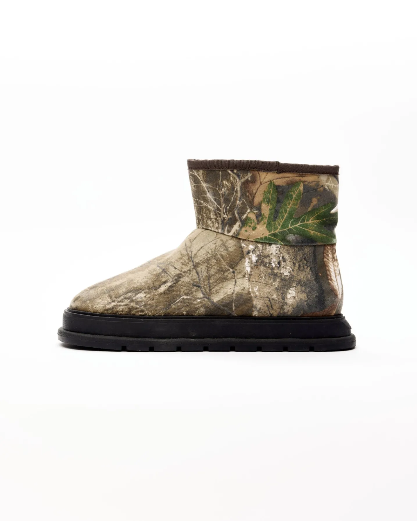 THE AKIMBO BIG BOOT