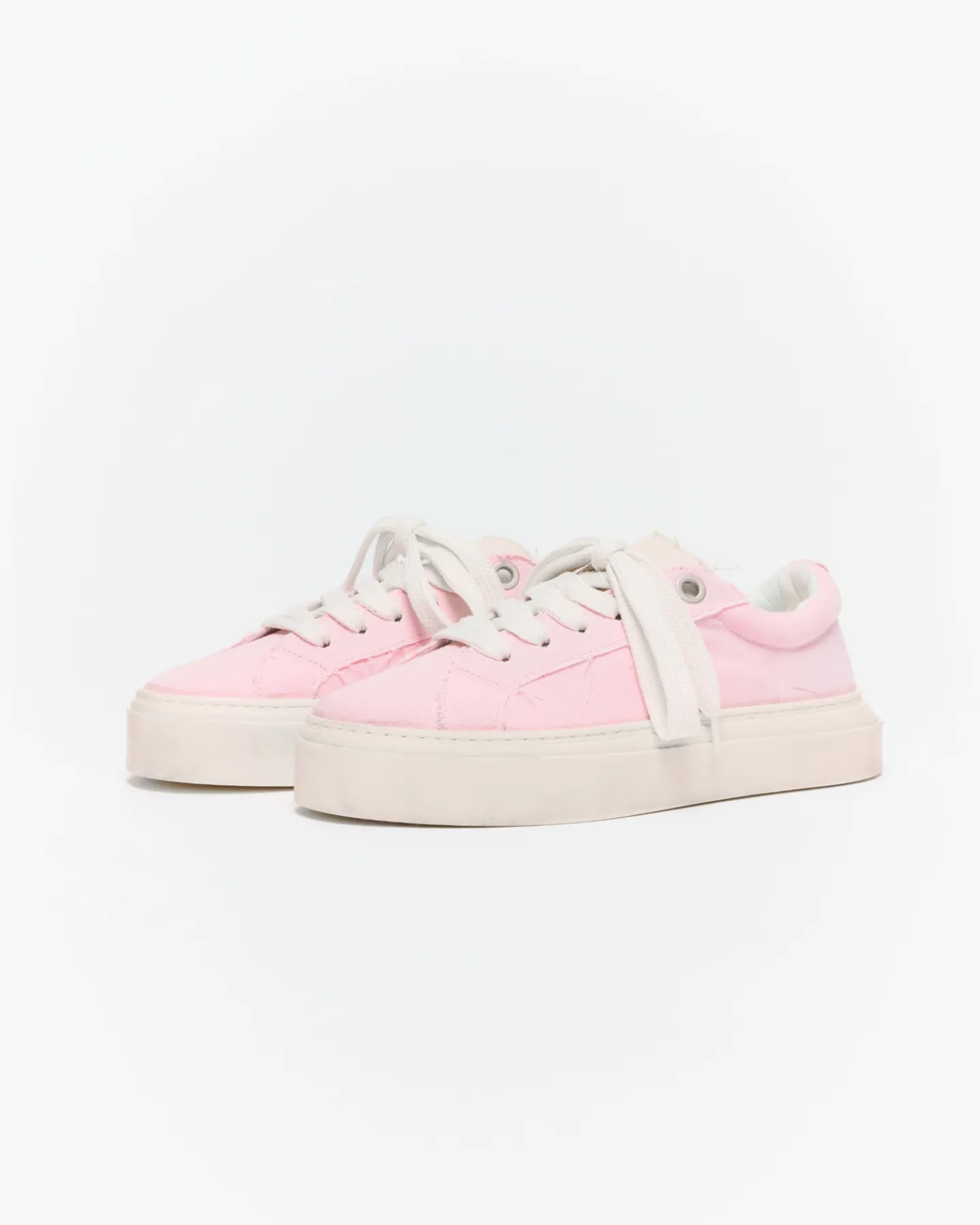 THE VINTAGE WILSON SNEAKER