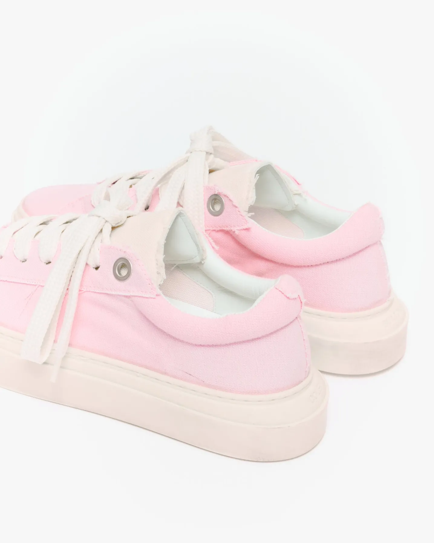THE VINTAGE WILSON SNEAKER