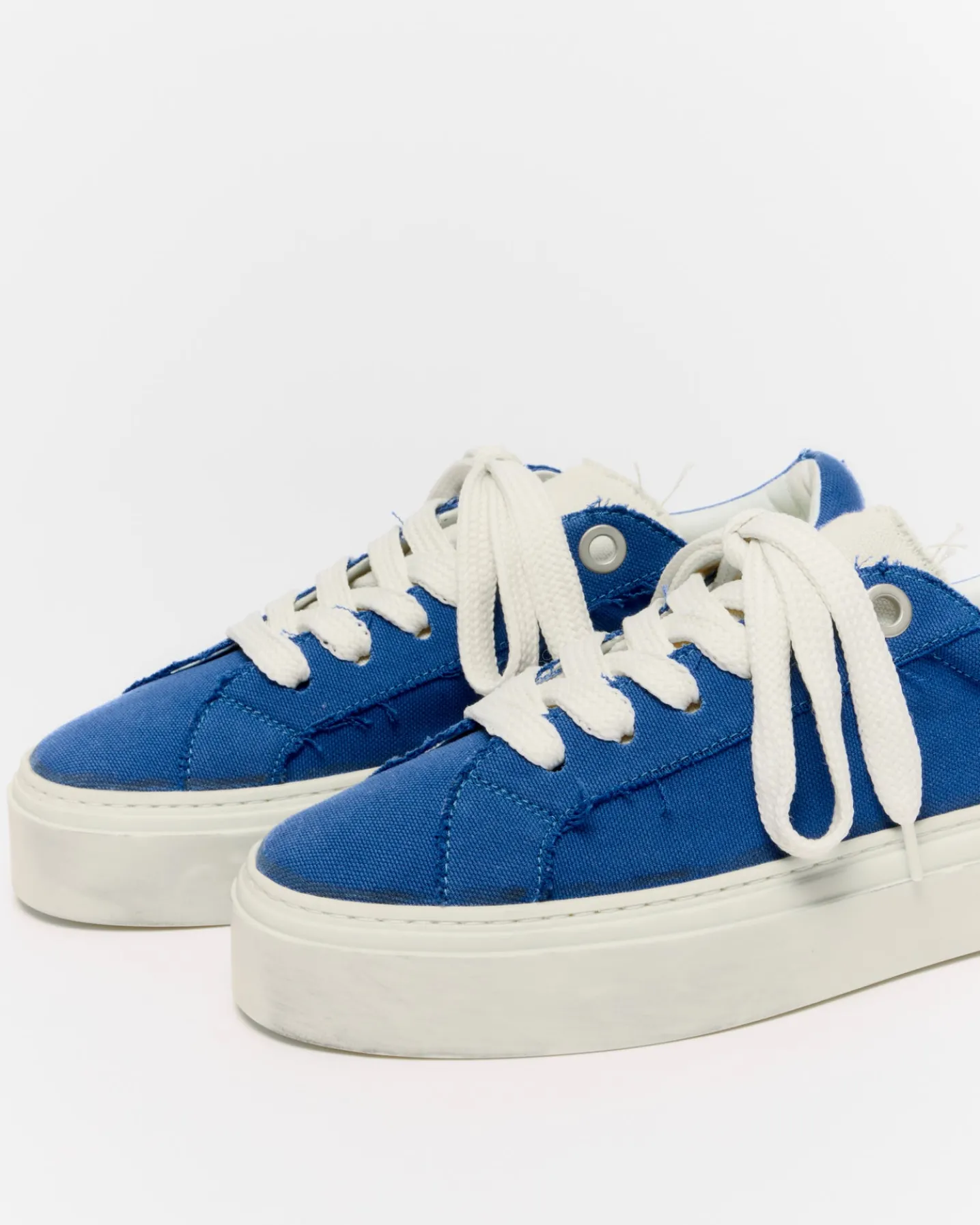 THE VINTAGE WILSON SNEAKER