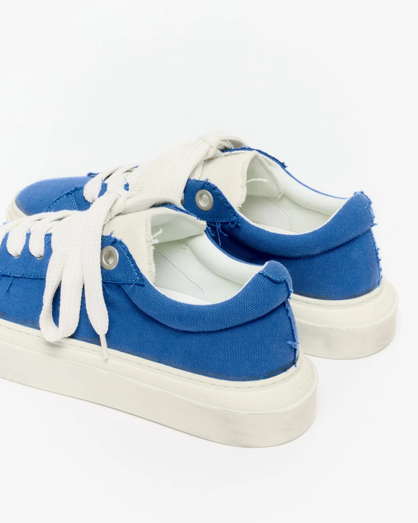 THE VINTAGE WILSON SNEAKER