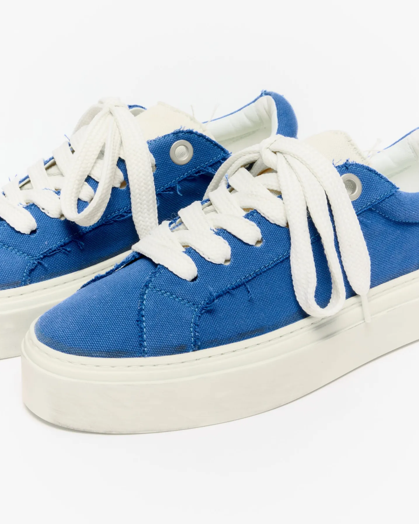 THE VINTAGE WILSON SNEAKER