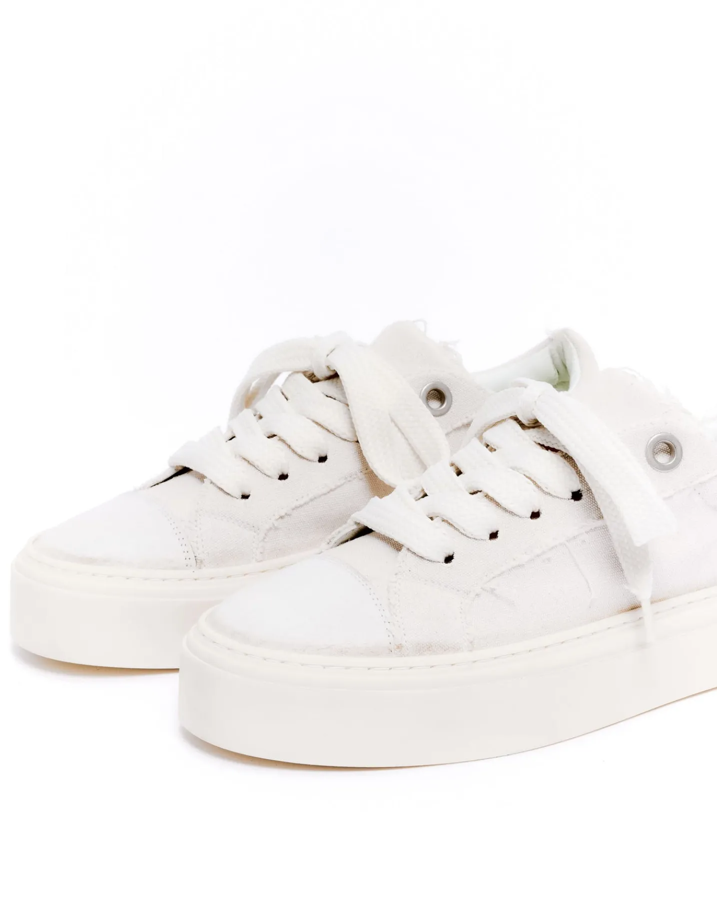 THE VINTAGE WILSON COURT SNEAKER