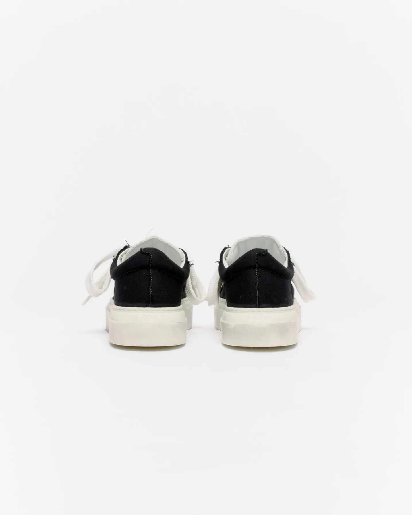 THE VINTAGE WILSON SNEAKER