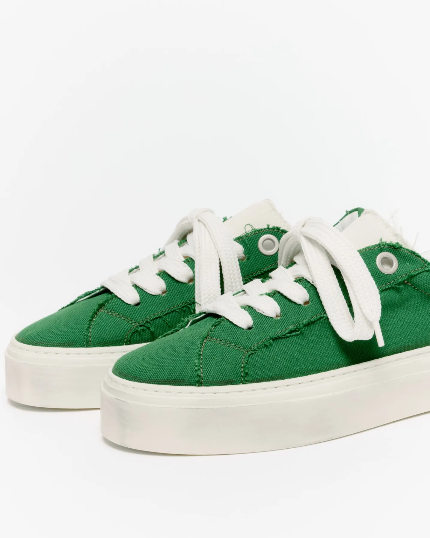 THE VINTAGE WILSON SNEAKER