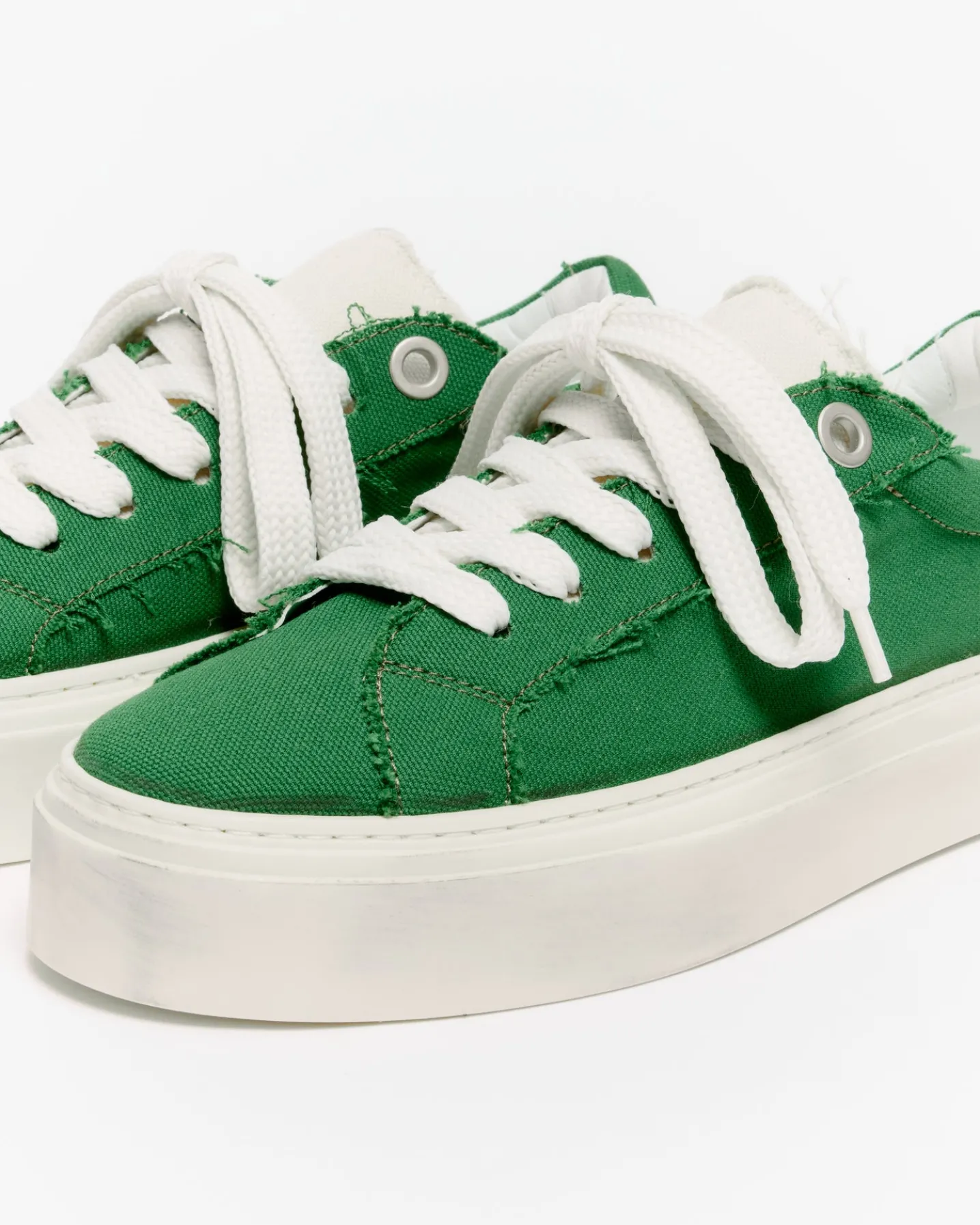 THE VINTAGE WILSON SNEAKER