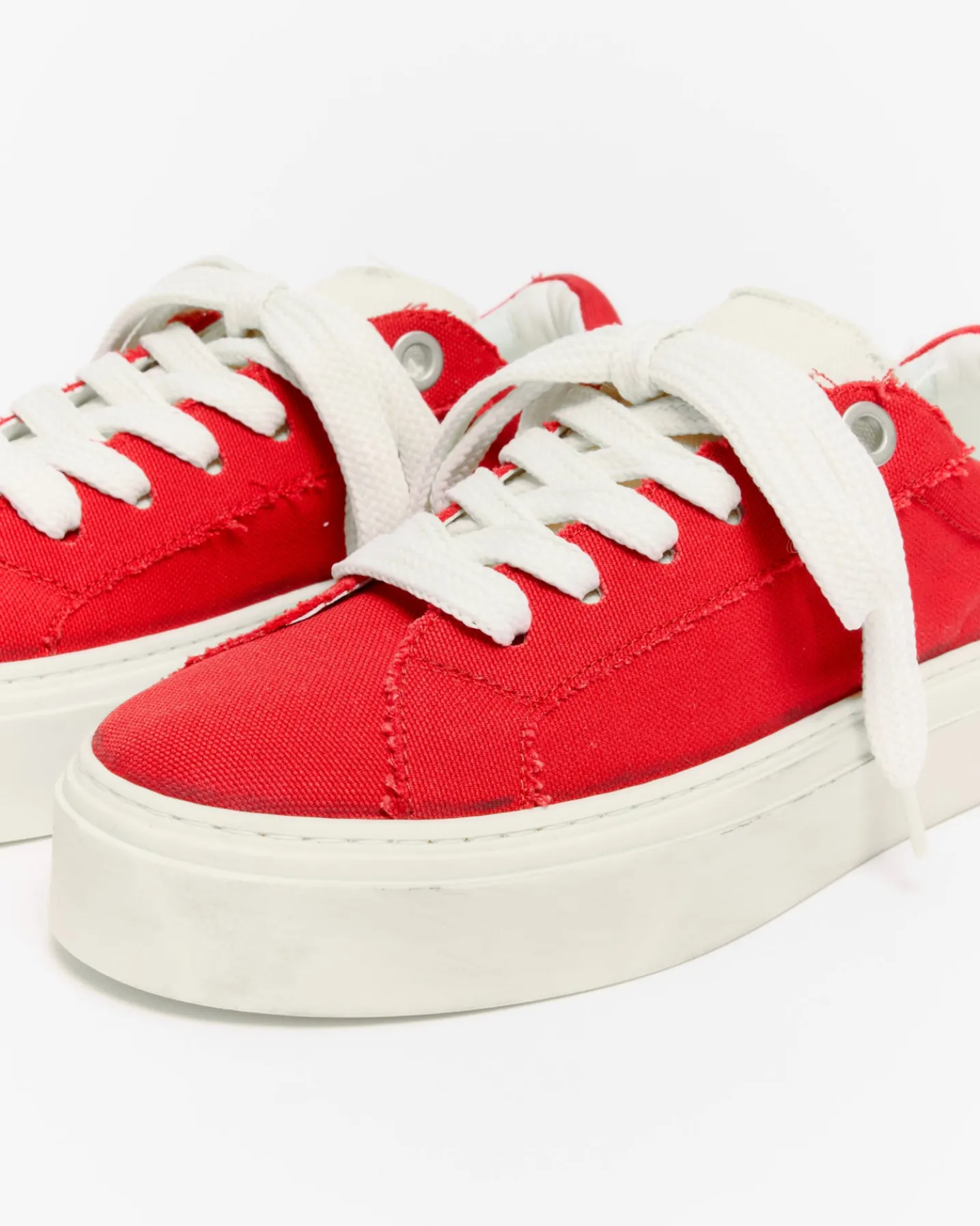THE VINTAGE WILSON SNEAKER