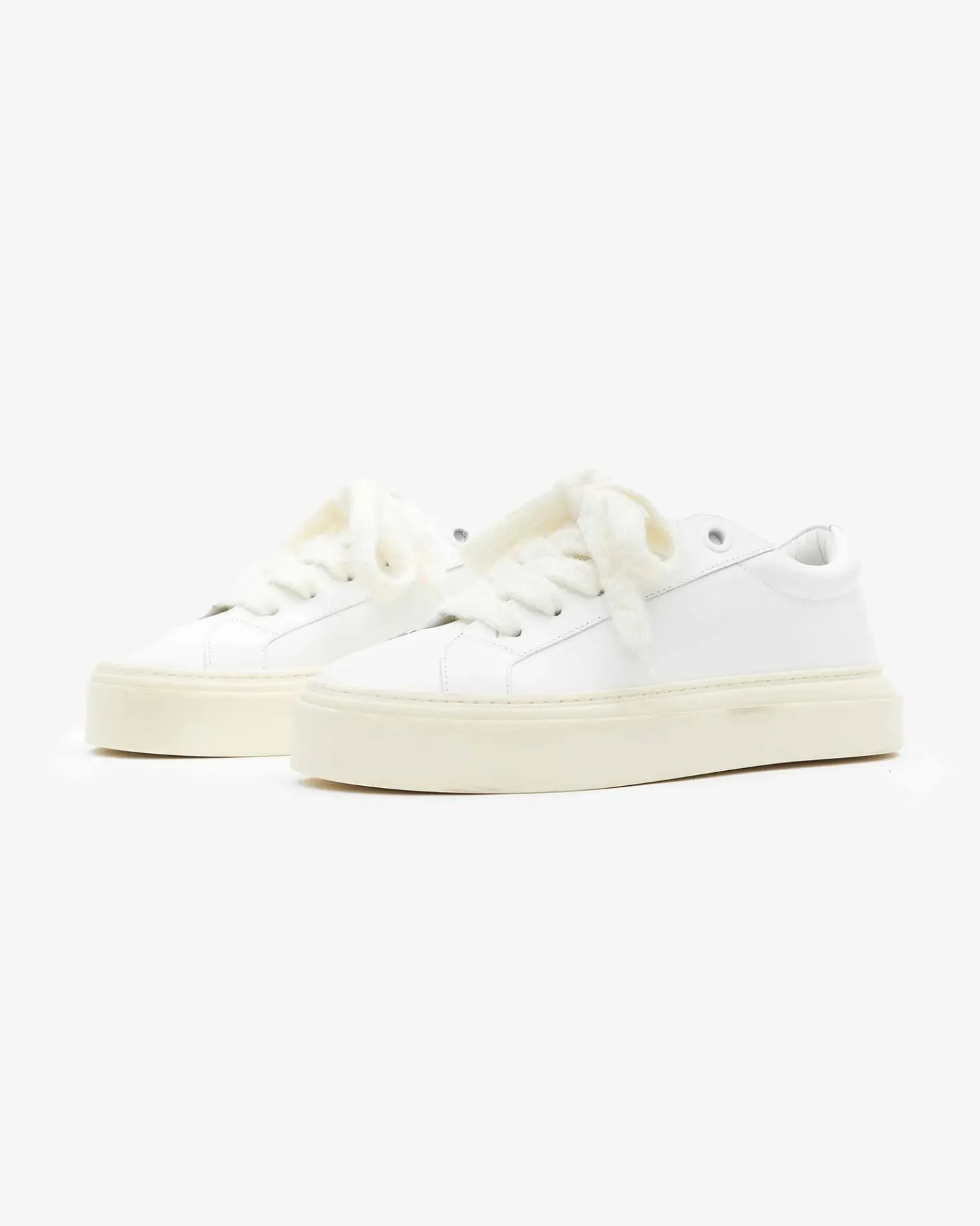 THE WILSON SNEAKER