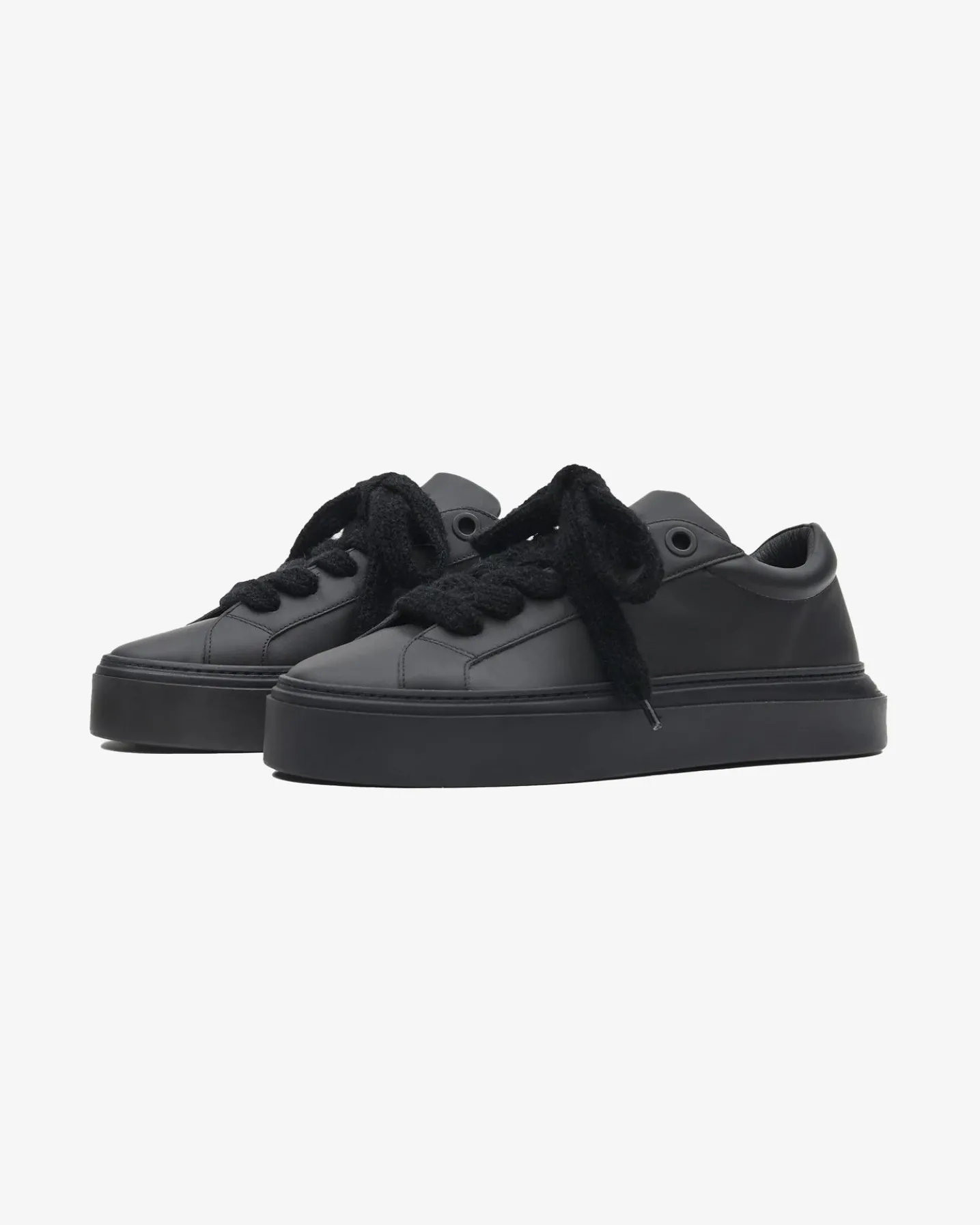 THE WILSON SNEAKER