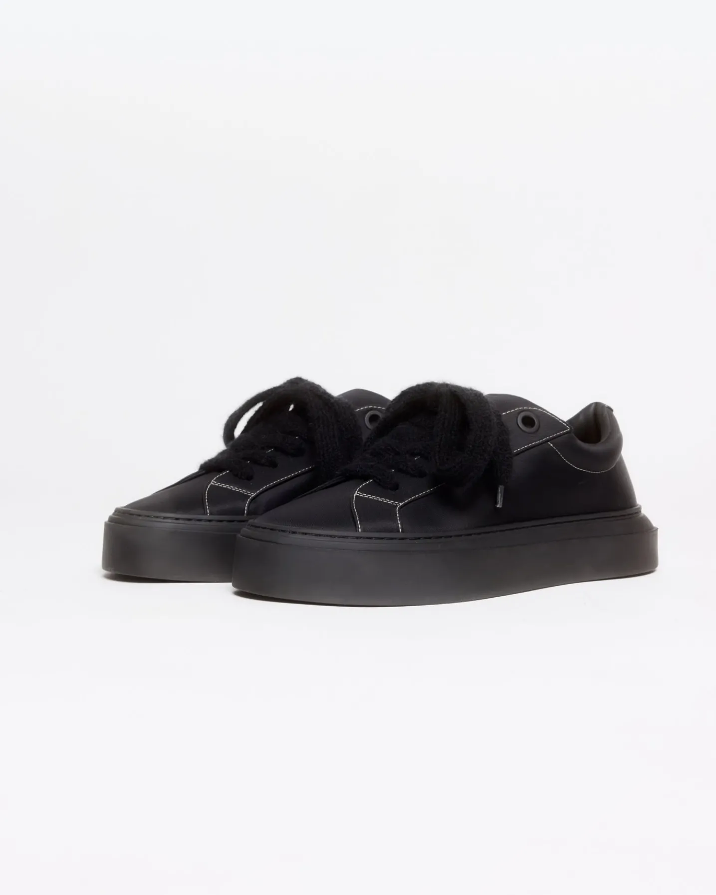 THE WILSON SNEAKER