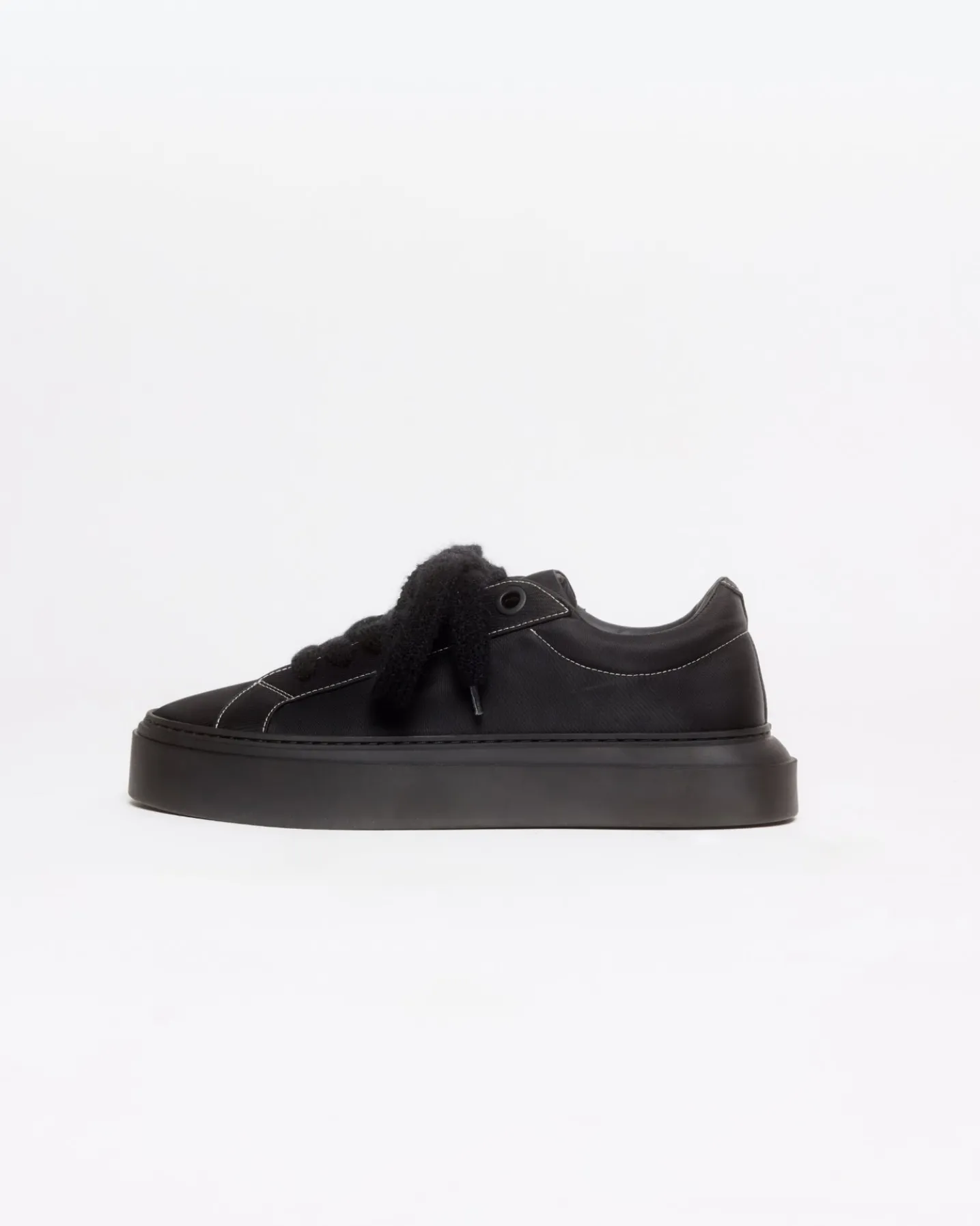 THE WILSON SNEAKER