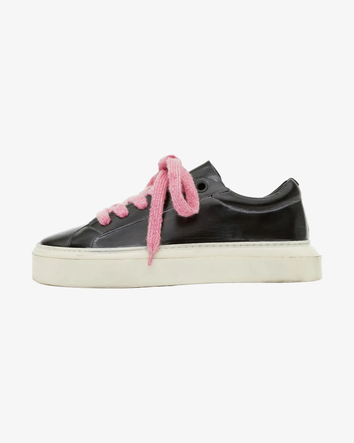 THE WILSON SNEAKER